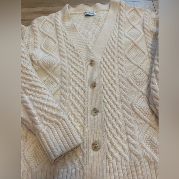 Aritzia SUNDAY BEST Cardigan in XS - Picture 3 of 5